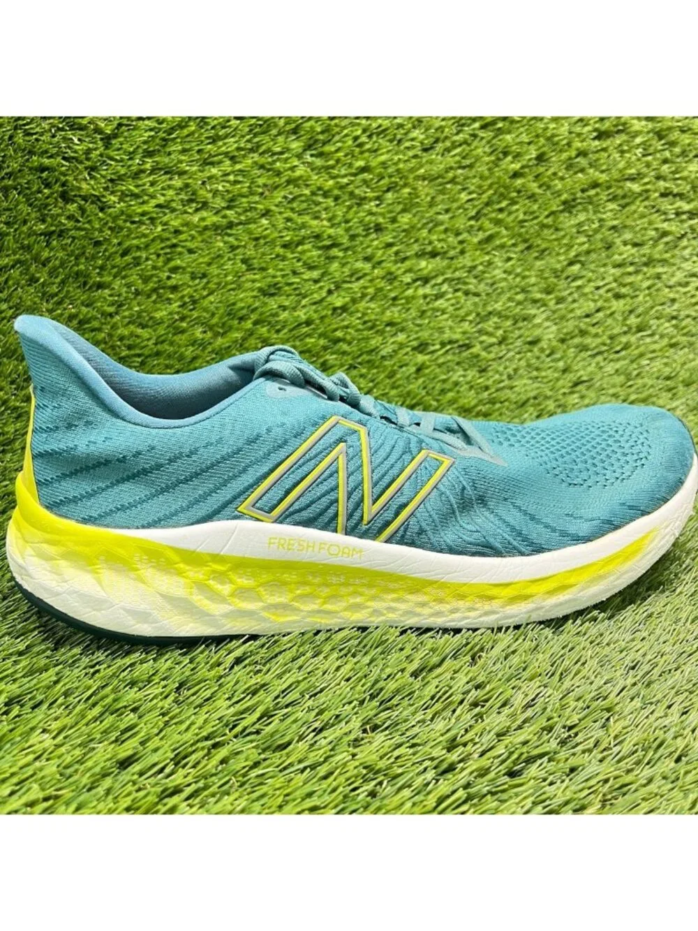 New Balance Fresh Foam X Vongo v5 Mens Size 12 Blue White Running Shoes Sneakers